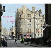 Royal Mile apt, just 1 min from Edinburgh Castle!