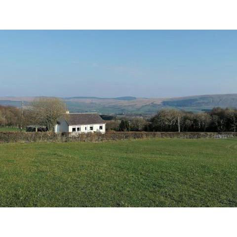 Rural Cosy Three Bedroom Cottage