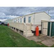 S407 8 BERTH 3 BED CARAVAN GOLDEN PALM