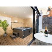 Scarborough Stays - Luxury Townhouse Ideal for large groups - HOT TUB