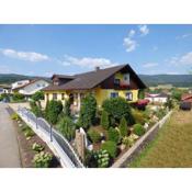 Scenic Apartment with Balcony Garden Deckchairs Barbecue