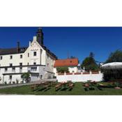 Schloss Weichs zu Regensburg mit 1-2Schlafzimmer Parkplatz Internet 60qm Zentrum