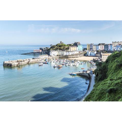 Sea Legs - 2 Bedroom Apartment - Windsor House - Tenby