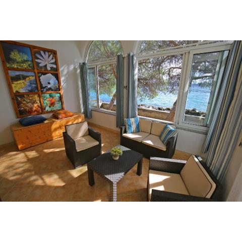 SeaFront Beach Apartment - DIRECTLY AT THE BEACH