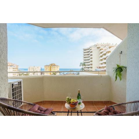 Seaview beachfront studio with aqua park & balcony