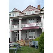 Sefton Lodge SEAFRONT ,PANORAMIC SEA VIEW ENSUITE BALCONY ROOMS AVAILABLE, GUEST GARDEN