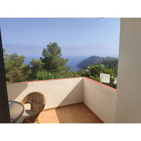 Semi-detached house, with an impressive view of the sea and the valley