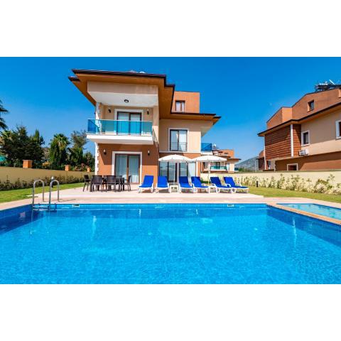 Seven 5 - 3 Bedroom- Brand New Holiday Villa in Hisarönü