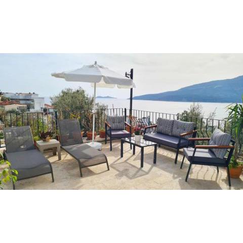 Shared Pool Flat Located 3 Min to Beach in Kalkan