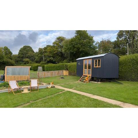 Shepherds Hut at Cedar Gables