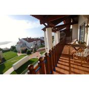 Ship - 4 bedroom duplex with sea and pool views, 1km from the beach