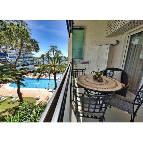 Skol 322 - Completely Renovated Beach Front Apartment Marbella