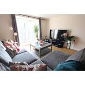 Spacious 2 Bed, 2 Bath apartment -The Shore, Leith