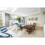 Spacious 2-bed flat, private patio & close to park