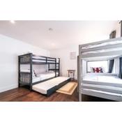 Spacious and Delightful Sleep 5 Piccadilly VRC