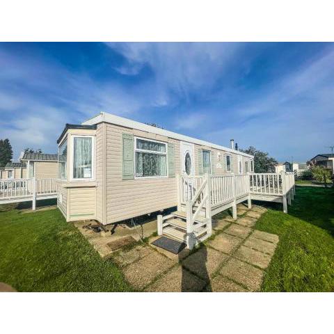 Spacious Caravan For Hire In Hunstanton At Manor Park Holiday Park Ref 23047b