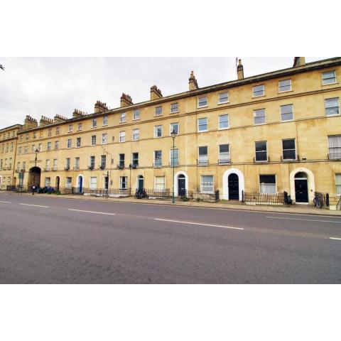 Spacious Georgian Apartment 5 mins from Bath Abbey