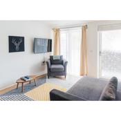 Spacious One Bedroom Riverside Flat BBH-07