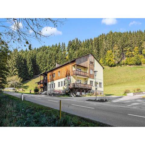 Sprawling Holiday Home in Kliening near Ski Area F1 Circuit