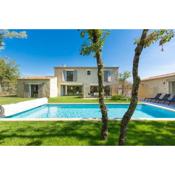 Stone charming villa pool and garden in Gordes