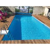 Studio avec piscine partagee jacuzzi et jardin clos a Le Muy