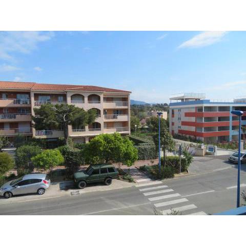 Studio Bormes-les-Mimosas, 1 pièce, 2 personnes - FR-1-610-48