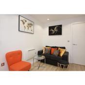 Stunning 2 Bed Waterfront Apartment in Media City