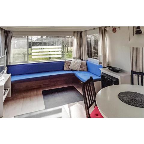 Stunning Caravan In Tzummarum With 2 Bedrooms And Wifi