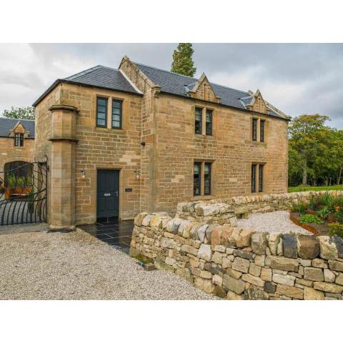 Stunning Edinburgh 1820s stables converted house