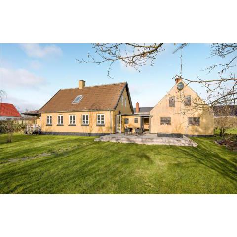 Stunning home in Aakirkeby with WiFi and 5 Bedrooms