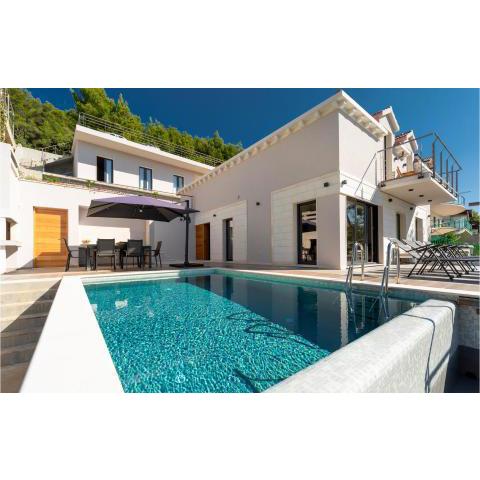 Stunning home in Blato with 4 Bedrooms, Jacuzzi and Outdoor swimming pool