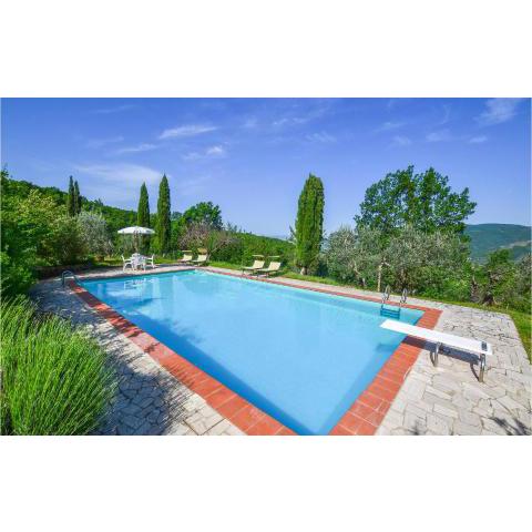 Stunning home in Castiglion Fiorentino with Outdoor swimming pool, WiFi and 2 Bedrooms