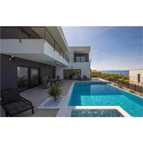 Stunning home in Crikvenica with Outdoor swimming pool, Jacuzzi and WiFi