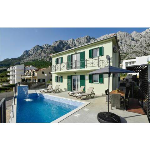 Stunning home in Makarska with Outdoor swimming pool, WiFi and 3 Bedrooms