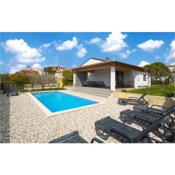 Stunning home in Novigrad with Outdoor swimming pool, WiFi and 3 Bedrooms