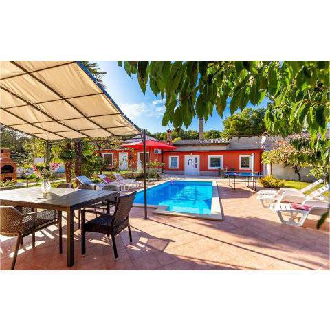 Stunning home in Pula with 4 Bedrooms, WiFi and Private swimming pool