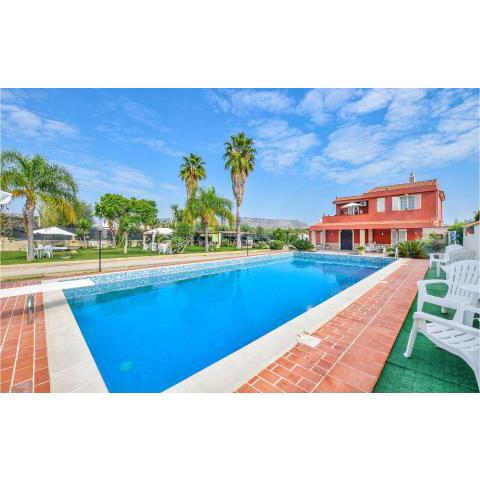 Stunning home in Siracusa with WiFi, 2 Bedrooms and Outdoor swimming pool