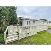 Stunning Lodge With Decking At Oaklands Holiday Park In Essex Ref 39017rw