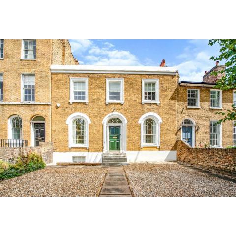 Stunning Regency 5-bedroom Central London House with Large Private Garden