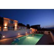 Stunning villa overlooking St Tropez bay