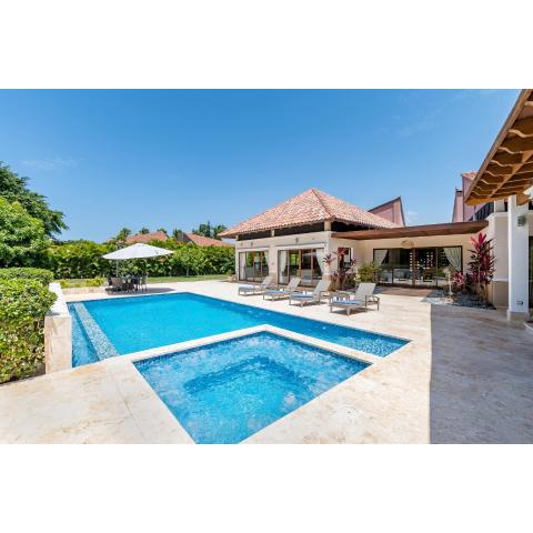 Stunning Villa with Private Pool and Jacuzzi in Casa de Campo