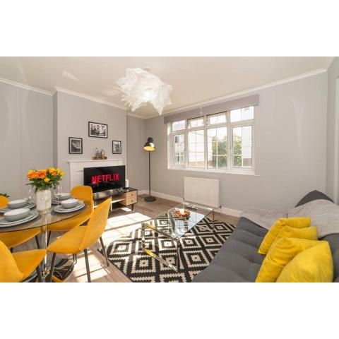 Stylish 2 Bedroom Flat w/Balcony in Balham