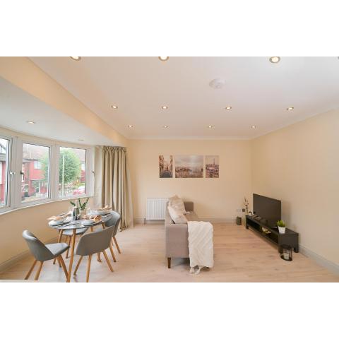 Stylish 4Bed 2 Bath, NW London Large Apartment