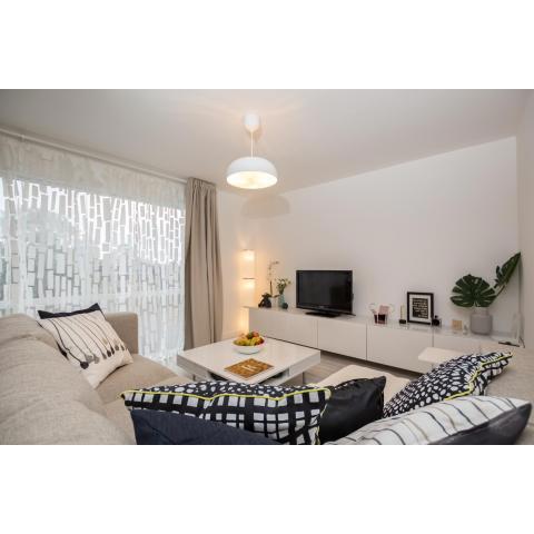 Stylish and Cosy 1 BDR Apt, Ealing Broadway