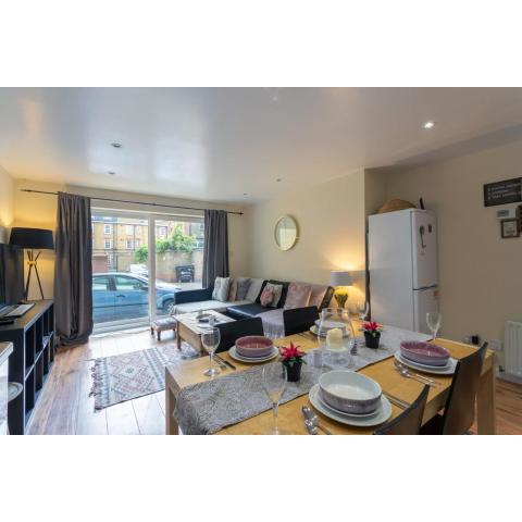 Stylish and Homely 4 Bedroom Home in East London