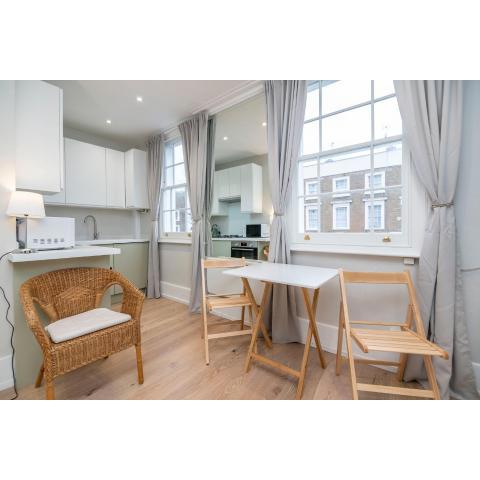 Stylish first floor 1BR flat in Notting Hill