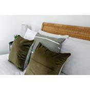 Stylish Hippodrome Apartment Sleeps 6