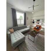 Stylish & Peaceful 2BD Flat - Near Wimbledon