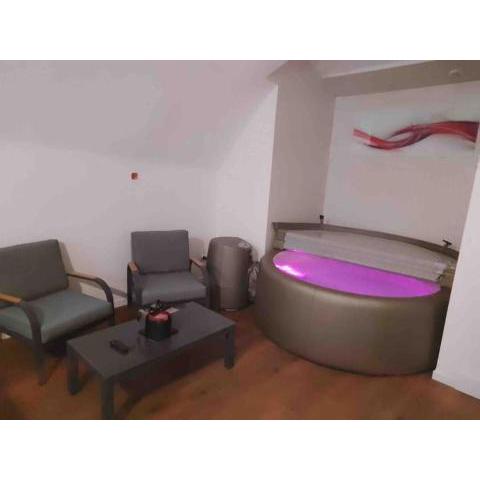 Suite avec jacuzzi