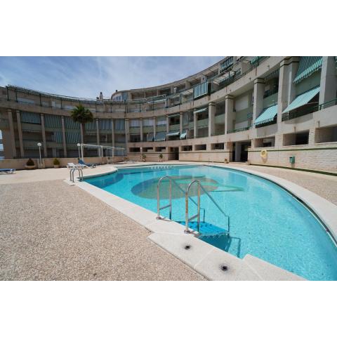 Sun, pool, sea view and balcony!